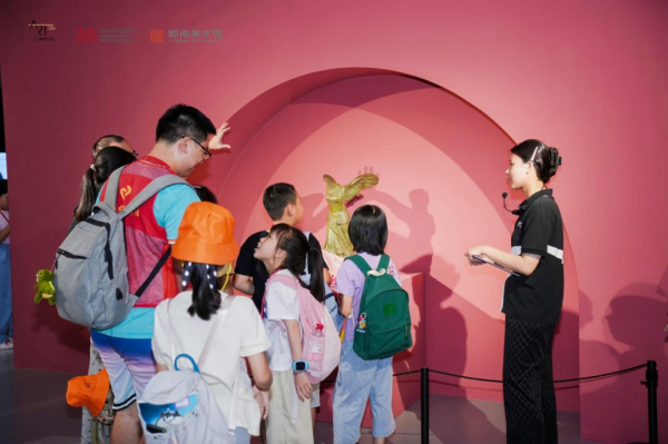 海会配资 在棠美术馆传承非遗智慧｜“暑来宝”在东莞①