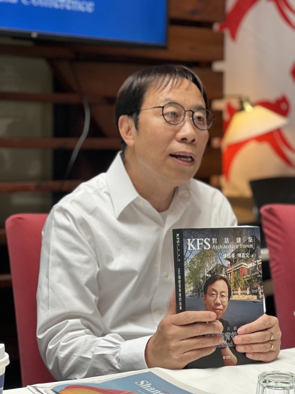 金八号配资 《100个建筑背后的故事》有50个在上海，漫步街头总能看到他的作品